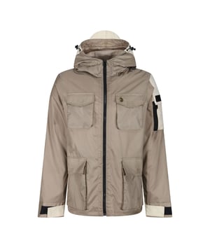 Buitenste materialen: 100% Nylon. Voering: 100% polyester. Voering: In te ademen, gaas. Ontwerp: Geborduurd logo. Stoftechnologie: Duurzaam, Lichtgewicht. Halslijn: Kapitein. Mouwtype: Met lange mouwen. Rubber badge, geweven label. Manchet: Lipje met aanraaksluiting. Kapuitrusting: Verstelbare kiepsluiting. Pasvorm: Relaxed model. Zakken: 2 borstzakken, 1 mouwzak, 2 onderzakken, klepsluiting, zij-ingang, rits. Bevestiging: Volledige ritssluiting. Zoom: Bungeekoord, Knevel. S: 38 in.