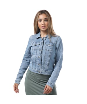 79% Katoen, 20% Polyester, 1% Elastaan. Stof: Denim, Stretch. Ontwerp: Eenvoudig. Merkknopen, schachtknoop over. Manchet: Geknoopt. Mouwtype: Met lange mouwen. Halsuitsnijding: Omgeslagen kraag. Geschikt: Regelmatig. Zakken: 2 borstzakken, klepsluiting, met knopen. Bevestiging: Knop. 6 VK: 30 in. 8 UK: 32 in. 10 VK: 33 in. 12-14 VK: 37 in.