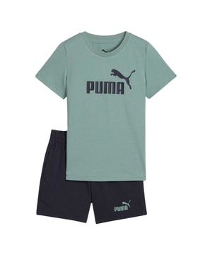 100% Baumwolle. Design: Kontrast, Logo, Unifarben, bedruckt. Taille: mit Kordelzug, Elastisch. in der Taille verstellbar. Inhalt: 1 Shorts, 1 Oberteil. Rundhalsausschnitt, gerippt. Kurzärmlig. 98: 63,5 cm. 104: 66 cm. 110: 68,58 cm. 116: 71,12 cm.