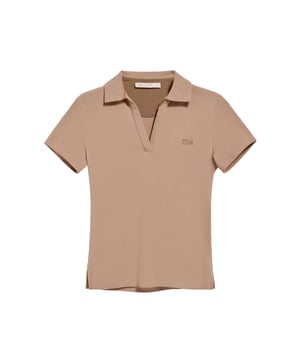 Das Damen-Poloshirt Pedraza aus Baumwolle zeichnet sich durch seine weiche, elegante Textur aus. Der Polokragen mit V-Ausschnitt sorgt für eine klassische Silhouette mit lässigem Charakter. Zwei Seitenschlitze sorgen für zusätzliche Bewegungsfreiheit. Ton-in-Ton-Detail an der Innenseite des Kragens. Das gummierte Polo Club Logo auf der Brust verleiht diesem Poloshirt einen besonderen Touch und macht es zu einer perfekten Wahl für jede Gelegenheit, von einem Freizeitausflug bis hin zu eleganteren Anlässen.