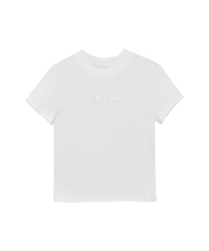 Heben Sie Ihren Stil mit dem T-Shirt Diamond, ein Must-have im Boxy Fit mit kurzen Ärmeln und Rundhalsausschnitt. Sein Gewebe aus 100 % Baumwolle mit Peach Effect bietet eine unvergleichliche Weichheit und höchsten Komfort. Sein exklusives Print Foil Polo Club-Logo sorgt für einen Hauch von Vornehmheit, der nicht unbemerkt bleiben wird. Ideal für Frauen, die mit einem modernen und raffinierten Look glänzen möchten. Kombinieren Sie es mit Jeans, Rock oder Anzughose, und verleihen Sie Ihrem Outfit jenen schicken und jugendlichen Touch, der den Unterschied ausmacht.