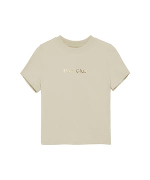Heben Sie Ihren Stil mit dem T-Shirt Diamond, ein Must-have im Boxy Fit mit kurzen Ärmeln und Rundhalsausschnitt. Sein Gewebe aus 100 % Baumwolle mit Peach Effect bietet eine unvergleichliche Weichheit und höchsten Komfort. Sein exklusives Print Foil Polo Club-Logo sorgt für einen Hauch von Vornehmheit, der nicht unbemerkt bleiben wird. Ideal für Frauen, die mit einem modernen und raffinierten Look glänzen möchten. Kombinieren Sie es mit Jeans, Rock oder Anzughose, und verleihen Sie Ihrem Outfit jenen schicken und jugendlichen Touch, der den Unterschied ausmacht.