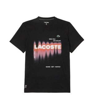Materiaal: Biologisch Katoen. Stof: Jersey, Gebreid. Ontwerp: Logo, Effen, Geprint, Tekst. Halslijn: Ronde Hals. Mouwtype: Korte Mouwen. Stoftechnologie: Lichtgewicht, Vochtregulerend, Ultra Droog. 100% Officieel Gelicenseerd. Pasvorm: Regular. S: 94 cm. M: 102 cm. L: 109 cm. XL: 117 cm.