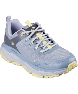 Zet je beste beentje voor in een klassieke look, bijgewerkt voor de paden met de Skechers Relaxed Fit: D'Lux Journey - Marigold. Deze casual outdoor trail veterschoen heeft een gebreid en synthetisch bovenwerk met een comfortabele memory foam binnenzool.