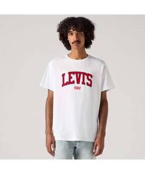 Mens Levis Relaxed Baby Tab T- Shirt in white.- Crewneck.- Short sleeves.- Features a streetwear-inspired Baby Tab logo.- Relaxed fit.- 100% cotton.- Ref: 001B40002