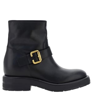 Material: 100 % Kalbsleder

Sohle: 100 % Gummi
Runde Spitze
Schlupfschuh
Zwischenfutter: Ziegenveloursleder
Hergestellt in Italien
Geschlecht: DAMEN
Produktcode: CHC24A04NNV_001
Code: SHO CI 2 BT FW24 12531