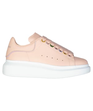 Composition: 100% calf leather  

Inner: Leather
Insole: Leather
Sole: Rubber
Round toe
Perforated detail
Back logo detail
Front lace-up closure
Multicolor eyelets
Made in  Italy
Gender: WOMEN
Product code: 685671 WIB9W_7128
Barcode: 9990002013008
Code: SHO MQ 2 SK SS23 09622