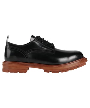 Composition: 100% calf leather  

Inner: Leather
Insole: Leather
Sole: Rubber
pull tab at the rear
Round toe
Front lace-up closure
Top leather imperfection
Made in  Italy
Gender: MEN
Product code: B683570
Barcode: 9990002202709
Code: SHO MQ 1 LA SS23 10225