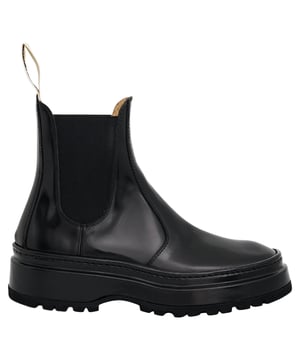 Composition: 100% calf leather  

Inner: Leather
Insole: Leather
Sole: Rubber
Round toe
Slip-on design
Condition: brand new
Side elastic inserts
Logo pull-tab at the heel
Imperfection: missing small part of leather and scratches on both shoes
Made in  Italy
Gender: MEN
Product code: 236FO0194015_990
Barcode: 9990003308400
Code: SHO JQ 1 BT SS25 13701