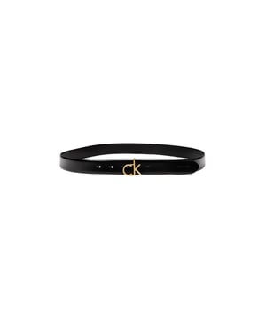 Marca: Calvin Klein.
  Genero: Mujer.
  Tipo: Cinturones.
  Temporada: Otono/Invierno.
  Color: negro.
  Tamano (cm): 111X3X0.3.
  Codigo del articulo: LV04F7033G.
  Composicion: 100% cuero.
