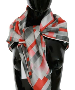 Merk: CNC COSTUME NATIONAL
  Geslacht: Vrouwen
  Kleur: Grijze en rood geruite print
  Materiaal: 100% Zijde
  Details van het logo
  Vervaardigd in Italie
  Afmeting: 95cm x 95cm