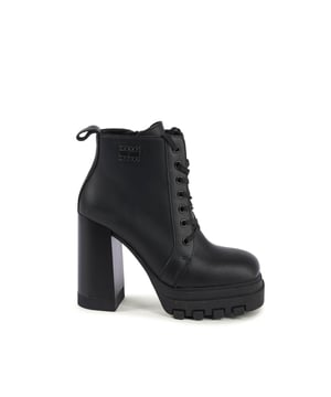 Producto: Botas de mujer Tommy Hilfiger.
  Modelo: EN0EN02408BDS.
  Color: Negro.
  Composicion: 100% cuero (FWA).
  Hecho en Vietnam.
