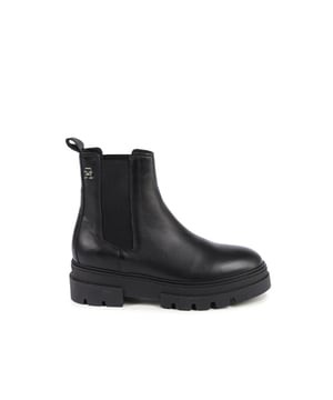 Produkt: Tommy Hilfiger Damen Stiefel SCHWARZ FW0FW06899BDS.
  Detail: FW0FW06899BDS.
  Farbe: SCHWARZ.
  Zusammensetzung: LEDER (FWA) (100%).
  Hergestellt in Portugal.