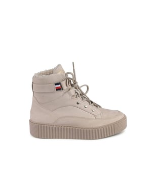 Producto: Botas de mujer Tommy Hilfiger.
  Modelo: FW0FW06798ACI.
  Color: beige.
  Composicion: 100% piel.
  Fabricado en Portugal.