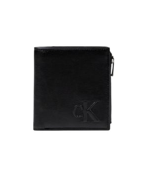 Marke: Calvin Klein.
  Geschlecht: Manner.
  Typ: Geldborsen.
  Saison: Herbst/Winter.
  Farbe: schwarz.
  Taschen: Innentaschen.
  Grosse (cm): 10x9.5x1.
  Artikelnummer: LV04G1074G.
  Zusammensetzung: 100% Leder.