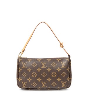 Louis Vuitton Accessoires Pochette Accessoires  Buidel in de Bruin Gecoat canvas in de Gouden Messing  hardware. Het product is in In Uitstekende Staat (A).
  Afmetingen: 21x13x3 cm 
  Inclusief accessoires: None
  Opmerkingen over de binnenkant: Lichte vlekken
Opmerkingen over de band/het handvat: Licht versleten
  BrandCo Paris vindt zeldzame artikelen in de beste staat voor ongelooflijke prijzen. Het is de moeite waard om geduldig te zijn! Koop met vertrouwen: alle artikelen van BrandCo Paris worden zorgvuldig geselecteerd en geverifieerd door ons team van experts.

  Alle artikelen worden geleverd met een certificaat van echtheid en verpakt door BrandCo Paris.

  Classificatietabel voor de conditie van het artikel:

  N (als nieuw)
  AA (perfecte staat)
  A (uitstekende staat)
  AB (zeer goede staat)
  B (goede/redelijke staat)