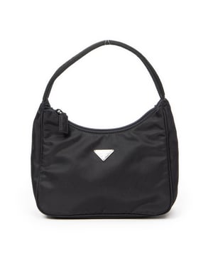 Prada Taschen Mini Zip Hobo  Handtasche und Schwarz Leinwand und Silber hardware. Das Produkt ist auf in ausgezeichnetem Zustand (A).
  Abmessungen: 21x19x8 cm 
  Zubehör inklusive: None
  
  BrandCo Paris hat seltene Artikel und die besten Konditionen zu unglaublichen Preisen vorgestellt. Geduld lohnt sich! Kaufen Sie mit Vertrauen: Alle Artikel von BrandCo Paris sind von unserem Expertenteam ausgewählt und authentisch.
  Alle Artikel enthalten ein Echtheitszertifikat und wurden von BrandCo Paris übernommen.
  Tabelle zur Klassifizierung des Artikelzustands
  N (wie neu)
  AA (perfekter Zustand)
  A (ausgezeichneter Zustand)
  AB (sehr guter Zustand)
  B (gut/mittelmäßig)