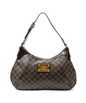 Louis Vuitton Taschen Thames PM Umhängetasche und Braun Beschichtete Leinwand und Goldenes Messing hardware. Das Produkt ist auf in sehr gutem Zustand (AB).
  Abmessungen: 33x25x25 cm 
  Zubehör inklusive: None
  Äußere Hinweise: Leichte Schrammen an den Ecken
Innenhinweise: Kleine Stiftmarken
Hardware-Hinweise: Leichte Kratzer
Hinweise zu Riemen/Griff: Leicht abgenutzt
  BrandCo Paris hat seltene Artikel und die besten Konditionen zu unglaublichen Preisen vorgestellt. Geduld lohnt sich! Kaufen Sie mit Vertrauen: Alle Artikel von BrandCo Paris sind von unserem Expertenteam ausgewählt und authentisch.
  Alle Artikel enthalten ein Echtheitszertifikat und wurden von BrandCo Paris übernommen.
  Tabelle zur Klassifizierung des Artikelzustands
  N (wie neu)
  AA (perfekter Zustand)
  A (ausgezeichneter Zustand)
  AB (sehr guter Zustand)
  B (gut/mittelmäßig)
