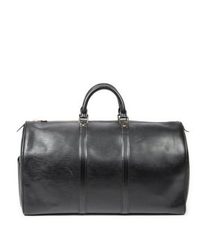 Louis Vuitton Tassen Keepall 50 Reistas in de Zwart Kalfsleer in de Gouden Messing  hardware. Het product is in In Zeer Goede Staat (AB).
  Afmetingen: 52x29x22 cm 
  Inclusief accessoires: None
  Opmerkingen over de buitenkant: Krassen
Opmerkingen over de hardware: Lichte verkleuring
  BrandCo Paris vindt zeldzame artikelen in de beste staat voor ongelooflijke prijzen. Het is de moeite waard om geduldig te zijn! Koop met vertrouwen: alle artikelen van BrandCo Paris worden zorgvuldig geselecteerd en geverifieerd door ons team van experts.

  Alle artikelen worden geleverd met een certificaat van echtheid en verpakt door BrandCo Paris.

  Classificatietabel voor de conditie van het artikel:

  N (als nieuw)
  AA (perfecte staat)
  A (uitstekende staat)
  AB (zeer goede staat)
  B (goede/redelijke staat)