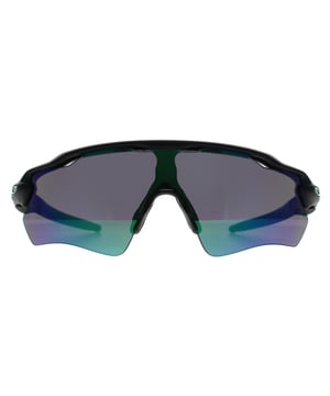 Gafas de sol Oakley Wrap Mens Matte Black Prizm Jade Polarized Radar EV Path despues de decadas de investigacion con los mejores atletas del mundo Oakley ha mejorado su clasica gama Radar aqui con un campo de vision ampliado desde una lente mas alta y tambien ha mejorado la ventilacion y añadido mas unobtanium para un mejor agarre. La óptica de alta definición sigue proporcionando claridad de visión y los últimos colores de lente, como la gama Prizm, aportan un mayor realce.