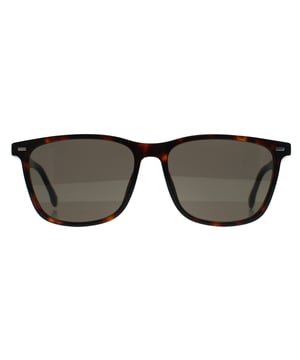 Las gafas de sol Hugo Boss Rectangle Mens Havana Grey BOSS 1554/0/S ofrecen un diseño elegante y moderno con una montura rectangular de plástico de montura completa para mayor durabilidad y comodidad. Las lentes de color gris oscuro ofrecen protección frente a los rayos UV y mantienen un look elegante y discreto. Con la sutil marca Hugo Boss en las patillas, estas gafas de sol combinan sofisticación y funcionalidad para el día a día. Perfectas para quienes aprecian la elegancia refinada con un toque contemporáneo.