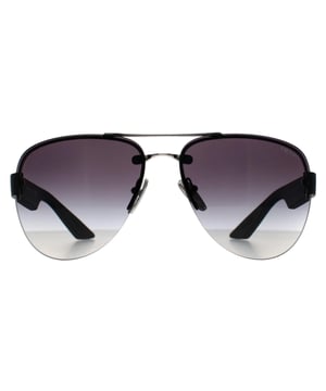 Las gafas de sol Prada Sport Aviator Mens Silver Grey Gradient PS55YS combinan un diseÃ±o elegante y moderno con una artesanÃa de lujo. Con una montura sofisticada, estas gafas de sol aportan un toque de elegancia a cualquier atuendo y protegen tus ojos de los rayos del sol.