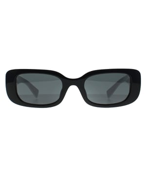 Las gafas de sol Miu Miu Rectangle Womens Black Dark Grey MU08YS presentan una atrevida montura rectangular meticulosamente elaborada en acetato de primera calidad, lo que garantiza su durabilidad y ligereza. Las lentes proporcionan una protección UV superior al tiempo que añaden un sofisticado toque de misterio. Decoradas con el logotipo de Miu Miu en las patillas, las gafas de sol MU08ZS están diseñadas para los entusiastas de la moda que se atreven a ser diferentes. Eleve su juego de accesorios y haga una declaración con estas gafas de sol de estilo único de Miu Miu.