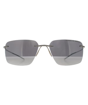 Las gafas de sol Porsche Design Rimless Mens Shiny Palladium Grey with Silver Mirror P8923 encarnan el estilo de alto rendimiento con una silueta moderna y aerodinámica. Con una atrevida lente estilo escudo para una visión panorámica ininterrumpida, combinan materiales ligeros de alta tecnología con ingeniería de precisión. El elegante diseño envolvente ofrece una excelente cobertura y protección, mientras que las patillas ajustables garantizan un ajuste cómodo y seguro. Diseñadas para estilos de vida dinámicos, estas gafas de sol reflejan la característica fusión de funcionalidad y estética futurista por la que es conocida Porsche Design.