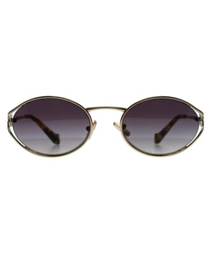 Die Miu Miu MU52YS ZVN5D1 Sonnenbrille in Messinggold und Dunkelbraun ist eine atemberaubende Verschmelzung von zeitgenÃ¶ssischem Stil und zeitlosem Luxus. Diese Sonnenbrille verfÃ¼gt Ã¼ber einen markanten ovalen Rahmen, der sorgfÃ¤ltig aus hochwertigem Acetat fÃ¼r ein leichtes und langlebiges Finish gefertigt wurde. Die GlÃ¤ser bieten einen hervorragenden UV-Schutz und sorgen dafÃ¼r, dass Ihre Augen gut geschÃ¼tzt sind und gleichzeitig Raffinesse ausstrahlen. Die MU52YS Sonnenbrille ist mit dem kultigen Miu Miu Logo an den BÃ¼geln verziert und wurde fÃ¼r Modebegeisterte entworfen, die gerne ein Statement setzen. Perfekt, um jedem Outfit einen Hauch von Glamour zu verleihen, ist diese Sonnenbrille ein unverzichtbares Accessoire fÃ¼r alle, die modernes Design und klassischen Charme schÃ¤tzen.