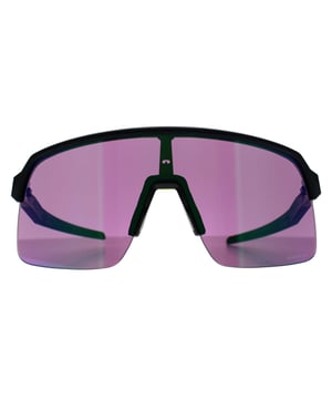 Gafas de sol Oakley Rectangle Mens Matte Black Prizm Road Jade Sutro Lite diseñadas pensando en el rendimiento deportivo, Sutro es un modelo semicontorneado diseñado para un mejor campo de visión. Fabricadas en ligero O Matter para ofrecer comodidad y durabilidad durante todo el día. Las plaquetas nasales de Unobtainium las mantienen firmemente en su sitio, ya que la sujeción aumenta con la transpiración.