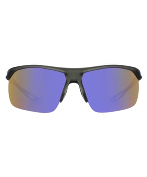 Nike Sport Unisex Black Blue Trainer M EV1013 Zonnebrillen zijn de ultieme mix van prestaties en stijl, ontworpen voor atleten en actieve individuen die zowel functionaliteit als een strakke look eisen. Deze zonnebril heeft een duurzaam, lichtgewicht montuur dat zorgt voor een veilige, comfortabele pasvorm, perfect voor intensieve workouts en buitenactiviteiten. De hoogwaardige, schokbestendige lenzen bieden superieure UV-bescherming voor optimale visuele helderheid en veiligheid van de ogen in verschillende lichtomstandigheden. Met een sportief, dynamisch ontwerp en subtiele Nike branding op de slapen combineert de Trainer M EV1013 zonnebril naadloos praktisch met moderne esthetiek. Verfraai je trainingsuitrusting met deze vakkundig gemaakte zonnebril, ontworpen om bij te blijven met je actieve levensstijl.