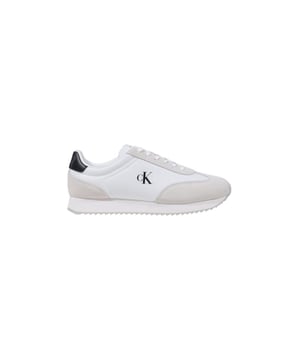 Marca: Calvin Klein Jeans.
  Genero: Hombre.
  Tipo: Zapatillas.
  Temporada: Otono/Invierno.
  Color: blanco.
  Cierre: cordones.
  Codigo del articulo: YM0YM01325.
  Composicion: 100% piel.