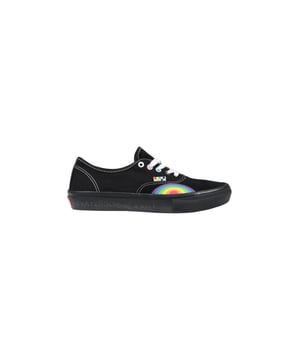 Marke: Vans.
  Geschlecht: Damen.
  Typ: Schuhe.
  Saison: Herbst/Winter.
  Farbe: schwarz.
  Sohle: Gummi.
  Futter: Leder.
  Artikelnummer: VN0A5FC8.
  Zusammensetzung: 100% Leder.
  Material: Leder.