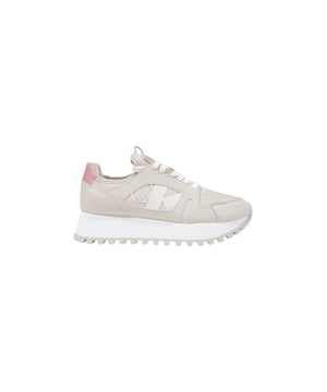 Marca: Calvin Klein Jeans.
  Genero: Mujer.
  Tipo: Zapatos.
  Temporada: Primavera/Verano.
  Color: Beige.
  Suela: Goma.
  Codigo del articulo: YW0YW01642.
  Composicion: 60% poliester 40% poliuretano.