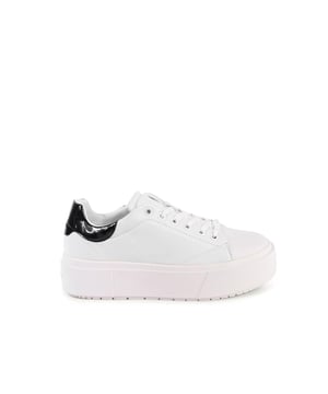 Produkt: Damen Sneakers.
  Marke: Calvin Klein.
  Modell: HW0HW017750K8.
  Farbe: Weiss.
  Material: 100% Leder.
  Hergestellt in: China.