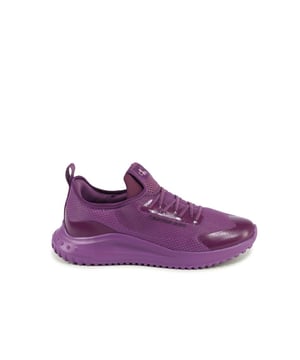 Marca: Calvin Klein.
  Detalle: YW0YW011350KC.
  Color: PURPURA.
  Composicion: POLIESTER RECICLADO (100%).
  Fabricado: China.
  Genero: Mujeres.