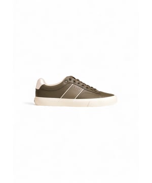 Zapatillas de piel verde con suela de goma y cordones.
  Patron liso.
  Cierre con cordones.
  Forro de piel.
  Suela de goma.
  Codigo del articulo: 50522833.
  Hecho de 100% cuero.
  Ideal para la temporada de otono/invierno.
