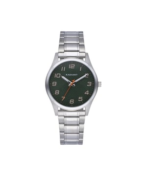 Functional and heard wearing, this Kids Watch RA560202 by Radiant will keep ticking away tirelessly on your wrist for many years to come. The Kids Watch RA560202 is the perfect gift.  Dimensions (cm): 16x6x27