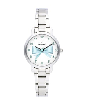 Functional and heard wearing, this Kids Watch RA497202 by Radiant will keep ticking away tirelessly on your wrist for many years to come. The Kids Watch RA497202 is the perfect gift.  Dimensions (cm): 16x6x27