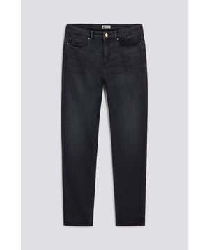 Vaqueros slim fit de talle alto para mujer, con pinzas moldeadoras y canesú redondeado para realzar el efecto push-up. La pierna sigue los contornos del cuerpo sin aferrarse, y el tono azul profundo mejora el estado de ánimo. Una mezcla de tendencia y versatilidad en puro estilo GAS.