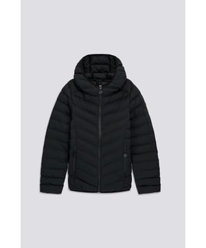 Chaqueta acolchada sin costuras para mujer que proporciona una sensación inmediata de calidez y confort. Con dos bolsillos laterales y capucha, es perfecta para cualquier ocasión.   Características principales:  Nylon elástico Corte entallado Sin costuras Capucha y bolsillos laterales Aplicación de logotipo de goma en la manga