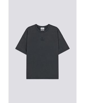 Camiseta de manga larga en punto grueso con tratamiento de lavado al ácido para un efecto vintage único. Presenta un estampado tonal en relieve de alta densidad en la parte delantera que combina un diseño deportivo con tonos pop.   Características principales:  Tejido de punto grueso teñido con tratamiento de lavado al ácido Corte cómodo Estampado de alta densidad en la parte delantera