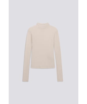 Textura suave, diseño minimalista: esta camiseta de cuello alto en cálido punto de lana viscosa es un básico que no puede faltar en tu armario de invierno.  Características principales:  Jersey de lana viscosa Corte entallado Logotipo en la nuca