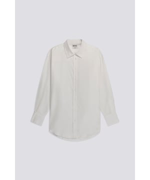 Camisa oversize de mujer con aberturas laterales. Una solución de estilo y versatilidad, desde looks business hasta momentos de ocio.   Características principales:  Algodón Oxford Corte oversize