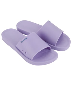 Super news on the anatomical sole of Ipanema! Practicality and comfort with sports codes are attributes for this Urban slide. It is perfect for practical consumers who like to feel safe and enjoy life with style and comfort!