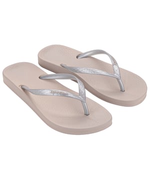 Colorful, flexible, lightweight and incredibly comfortable are the perfect words to describe Anatomic Tan.  This is the ideal basic flip flop sitting on Ipanema’s “Anatomic” footbed for extra support.  Available in a variety of colors that complement any lifestyle.