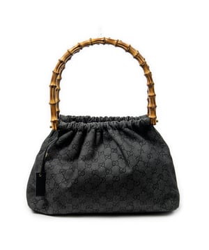 Gucci Bolsos Bamboo Frame Satchel  Bolso de hombro en Azul Lienzo y Oro hardware. El producto esta en Excelentes Condiciones (A).
  Dimensiones: 33x21x10 cm 
  Accesorios incluidos: None
  Notas de Exterior: Rasguños en la esquina inferior
  BrandCo Paris encuentra artículos raros y en las mejores condiciones a precios increíbles. ¡Vale la pena tener paciencia! Compra con confianza: todos los artículos de BrandCo Paris son seleccionados y autenticados cuidadosamente por nuestro equipo de expertos.
  Todos los artículos vienen con un certificado de autenticidad y un embalaje entregado por BrandCo Paris.
  Tabla de clasificación de la condición del artículo
  N (como nuevo)
  AA (perfecto estado)
  A (excelente estado)
  AB (muy buen estado)
  B (bueno/regular)