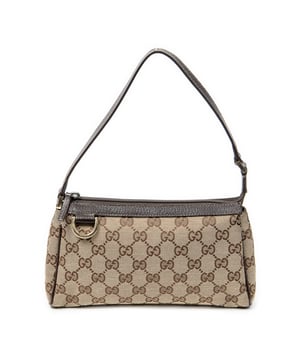 Gucci Tassen D-Ring Zip Pochette  Schoudertas in de Beige/Bruin Doek in de Goud  hardware. Het product is in In Uitstekende Staat (A).
  Afmetingen: 23x11x5 cm 
  Inclusief accessoires: None
  
  BrandCo Paris vindt zeldzame artikelen in de beste staat voor ongelooflijke prijzen. Het is de moeite waard om geduldig te zijn! Koop met vertrouwen: alle artikelen van BrandCo Paris worden zorgvuldig geselecteerd en geverifieerd door ons team van experts.

  Alle artikelen worden geleverd met een certificaat van echtheid en verpakt door BrandCo Paris.

  Classificatietabel voor de conditie van het artikel:

  N (als nieuw)
  AA (perfecte staat)
  A (uitstekende staat)
  AB (zeer goede staat)
  B (goede/redelijke staat)