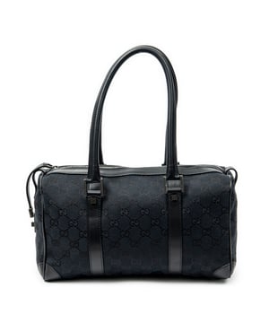 Gucci Bolsos Small Boston  Bolso de hombro en Negro Lienzo y Plata hardware. El producto esta en Excelentes Condiciones (A).
  Dimensiones: 28x17x10 cm 
  Accesorios incluidos: Dustbag
  Notas de Hardware: Cremallera ligeramente descolorida
  BrandCo Paris encuentra artículos raros y en las mejores condiciones a precios increíbles. ¡Vale la pena tener paciencia! Compra con confianza: todos los artículos de BrandCo Paris son seleccionados y autenticados cuidadosamente por nuestro equipo de expertos.
  Todos los artículos vienen con un certificado de autenticidad y un embalaje entregado por BrandCo Paris.
  Tabla de clasificación de la condición del artículo
  N (como nuevo)
  AA (perfecto estado)
  A (excelente estado)
  AB (muy buen estado)
  B (bueno/regular)