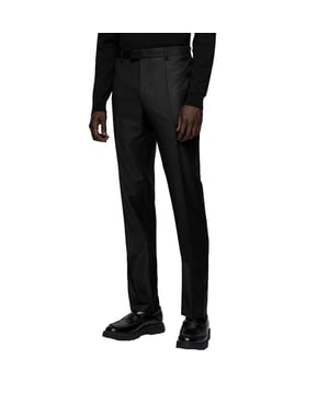 100% Virgin Wol. Ontwerp: Effen. Sluiting: Haak en Bar, Rits. Ce loops, Tapered Leg. Zak: 2 Zakken Aan De Zijkant, 2 Achterzakken, Met Knopen. Pasvorm: Regular.